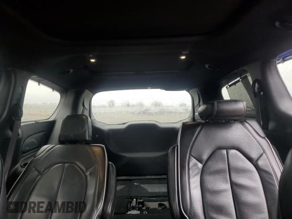 ✅ 2019 Chrysler Pacifica Limited • VIN: 2C4RC1GG4KR720353 • Lot: 81036615. Listed on Copart with 166,578 mi. Free auction sales archive from the USA and detailed vehicle history report at DreamBid. Image 10.