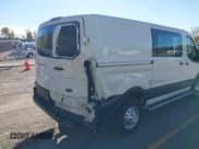 ✅ 2023 Ford Transit Cargo • VIN: 1FTBR2Y82PKB23785 • Lot: 43510153. Wystawiony na IAAI z przebiegiem 21 270 mil. Bezpłatny archiwum sprzedaży aukcyjnych z USA i szczegółowy raport historii pojazdu na DreamBid. Zdjęcie 6.