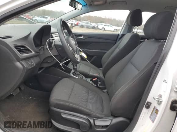 2019 Hyundai Accent SE z VIN 3KPC24A33KE079875, wystawiony jako Copart lot #77388893 z przebiegiem 76 385 mil mil oraz . Historia ofert i sprzedaży dostępna na DreamBid. Obrazek 7.