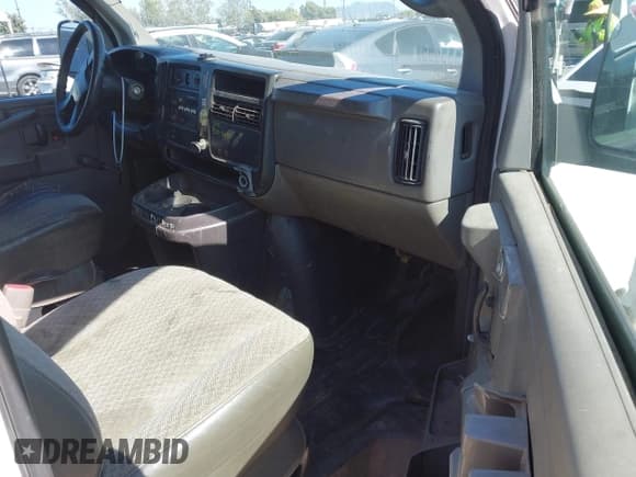 ✅ 2005 Chevrolet Express Cargo • VIN: 1GCGG25V751250573 • Лот: 42853424. Опубликован ранее на IAAI с пробегом 289 330 миль. Бесплатный доступ к архиву аукционных продаж из США и подробный отчёт об истории автомобиля на DreamBid. Изображение 5.