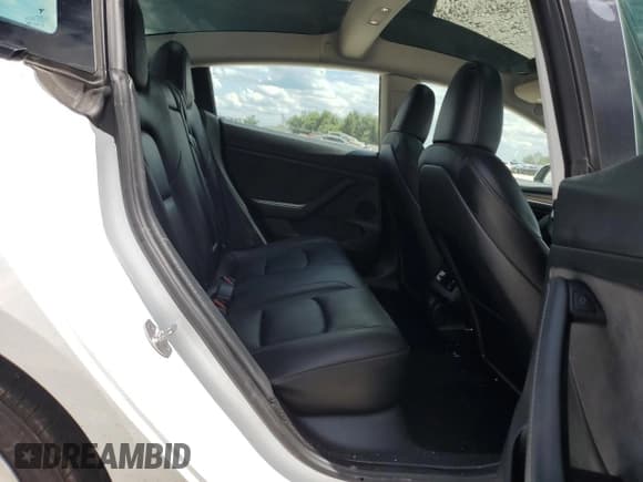 ✅ 2023 Tesla Model 3 • VIN: 5YJ3E1EA1PF514697 • Lot: 55677005. Wystawiony na Copart z przebiegiem 25 428 mil. Bezpłatny archiwum sprzedaży aukcyjnych z USA i szczegółowy raport historii pojazdu na DreamBid. Zdjęcie 10.