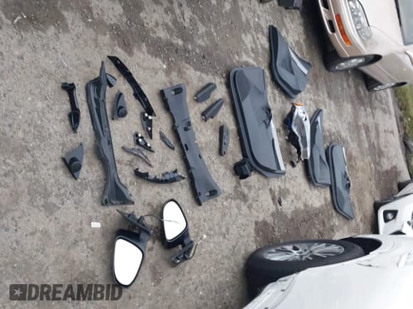 ✅ 2018 Toyota Corolla L • VIN: 2T1BURHE2JC005435 • Lot: 43768147. Wystawiony na IAAI z przebiegiem 140 238 mil. Bezpłatny archiwum sprzedaży aukcyjnych z USA i szczegółowy raport historii pojazdu na DreamBid. Zdjęcie 12.