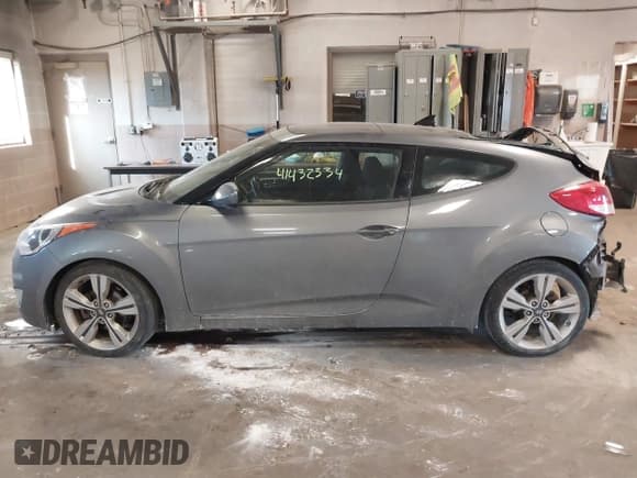 ✅ 2017 Hyundai Veloster • VIN: KMHTC6AD7HU321025 • Lot: 41432334. Wystawiony na IAAI z przebiegiem 88 647 mil. Bezpłatny archiwum sprzedaży aukcyjnych z USA i szczegółowy raport historii pojazdu na DreamBid. Zdjęcie 15.