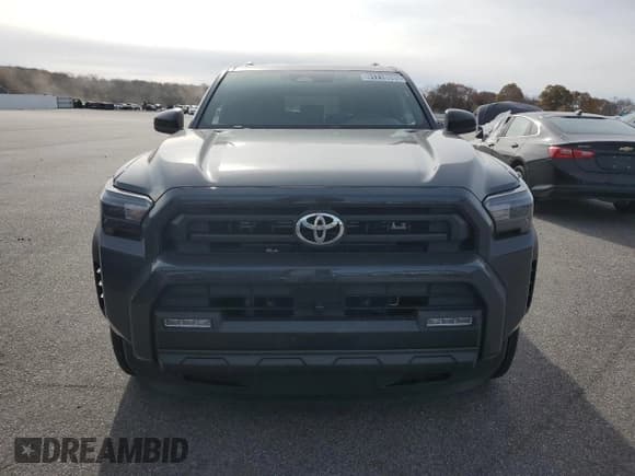 ✅ 2025 Toyota 4Runner SR5 • VIN: JTEVA5BR8S5040274 • Лот: 91718695. Опубликован ранее на Copart с пробегом 6 130 миль. Бесплатный доступ к архиву аукционных продаж из США и подробный отчёт об истории автомобиля на DreamBid. Изображение 5.