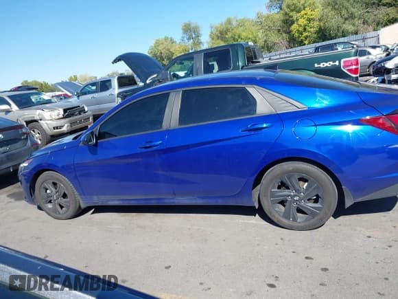 ✅ 2022 Hyundai Elantra SEL • VIN: KMHLM4AG6NU337708 • Lot: 43377026. Wystawiony na IAAI z przebiegiem 21 758 mil. Bezpłatny archiwum sprzedaży aukcyjnych z USA i szczegółowy raport historii pojazdu na DreamBid. Zdjęcie 14.
