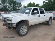 ✅ 2006 Chevrolet Silverado 2500HD LT3 • VIN: 1GCHK23D86F237137 • Lot: 42654117. Wystawiony na IAAI z przebiegiem Nie podano. Bezpłatny archiwum sprzedaży aukcyjnych z USA i szczegółowy raport historii pojazdu na DreamBid. Zdjęcie 18.