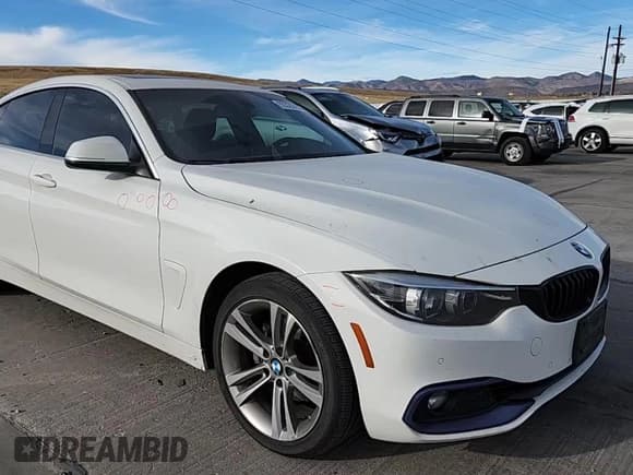 ✅ 2018 BMW 4 Series 430i xDrive • VIN: WBA4J3C55JBG91944 • Lot: 93328935. Wystawiony na Copart z przebiegiem 98 881 mil. Bezpłatny archiwum sprzedaży aukcyjnych z USA i szczegółowy raport historii pojazdu na DreamBid. Zdjęcie 14.