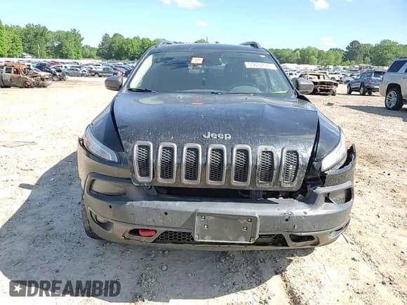 ✅ 2014 Jeep Cherokee Trailhawk • VIN: 1C4PJMBS2EW214168 • Lot: 55682685. Wystawiony na Copart z przebiegiem 166 522 mil. Bezpłatny archiwum sprzedaży aukcyjnych z USA i szczegółowy raport historii pojazdu na DreamBid. Zdjęcie 14.