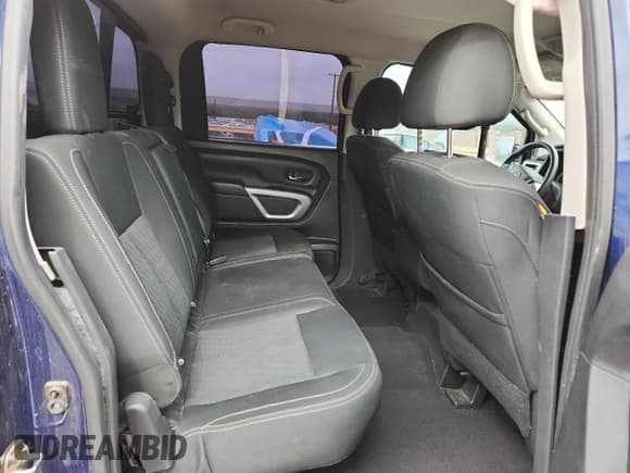 ✅ 2018 Nissan Titan SV • VIN: 1N6AA1EJ3JN500101 • Лот: 70721955. Опубликован ранее на Copart с пробегом 133 984 миль. Бесплатный доступ к архиву аукционных продаж из США и подробный отчёт об истории автомобиля на DreamBid. Изображение 10.