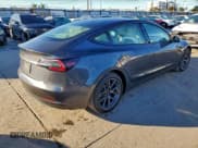 ✅ 2021 Tesla Model 3 Standard Range Plus • VIN: 5YJ3E1EA0MF875267 • Lot: 93775125. Wystawiony na Copart z przebiegiem 31 648 mil. Bezpłatny archiwum sprzedaży aukcyjnych z USA i szczegółowy raport historii pojazdu na DreamBid. Zdjęcie 3.