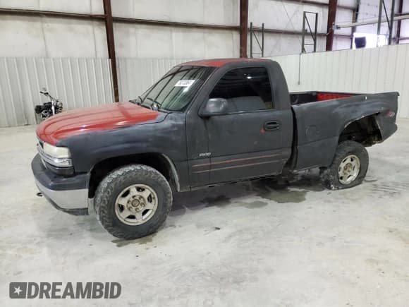 ✅ 2000 Chevrolet Silverado 1500 • VIN: 1GCEK14W0YZ202333 • Lot: 79273364. Listed on Copart with 225,242 mi. Free auction sales archive from the USA and detailed vehicle history report at DreamBid. Image 1.