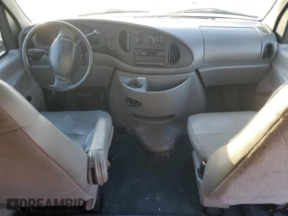 ✅ 1997 Ford Econoline Wagon XL • VIN: 1FBJS31L4VHA70557 • Lot: 85202514. Wystawiony na Copart z przebiegiem 151 362 mil. Bezpłatny archiwum sprzedaży aukcyjnych z USA i szczegółowy raport historii pojazdu na DreamBid. Zdjęcie 8.