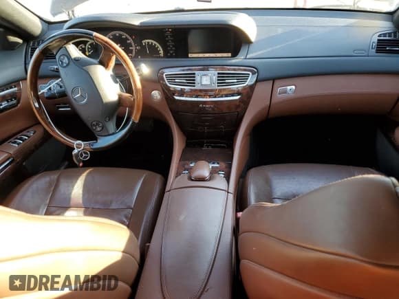 ✅ 2009 Mercedes-Benz CL 550 • VIN: WDDEJ86X99A022629 • Lot: 85845034. Wystawiony na Copart z przebiegiem 142 405 mil. Bezpłatny archiwum sprzedaży aukcyjnych z USA i szczegółowy raport historii pojazdu na DreamBid. Zdjęcie 8.