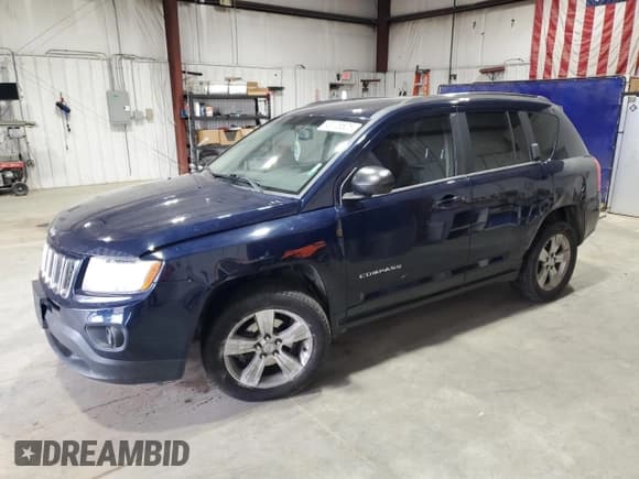 ✅ 2013 Jeep Compass Sport • VIN: 1C4NJDBB9DD246102 • Lot: 93178825. Wystawiony na Copart z przebiegiem 161 667 mil. Bezpłatny archiwum sprzedaży aukcyjnych z USA i szczegółowy raport historii pojazdu na DreamBid. Zdjęcie 1.
