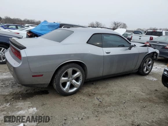 ✅ 2013 Dodge Challenger Rallye Redline • VIN: 2C3CDYAG5DH613488 • Lot: 88444115. Wystawiony na Copart z przebiegiem 126 998 mil. Bezpłatny archiwum sprzedaży aukcyjnych z USA i szczegółowy raport historii pojazdu na DreamBid. Zdjęcie 3.