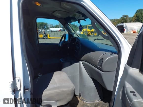 ✅ 2007 Ford Econoline Cargo Commercial • VIN: 1FTSE34L37DB49604 • Lot: 43102604. Listed on IAAI with 144,154 mi. Free auction sales archive from the USA and detailed vehicle history report at DreamBid. Image 5.