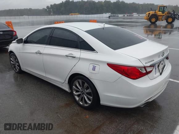 ✅ 2011 Hyundai Sonata Limited • VIN: 5NPEC4AC0BH165663 • Lot: 43392096. Listed on IAAI with 292,623 mi. Free auction sales archive from the USA and detailed vehicle history report at DreamBid. Image 3.