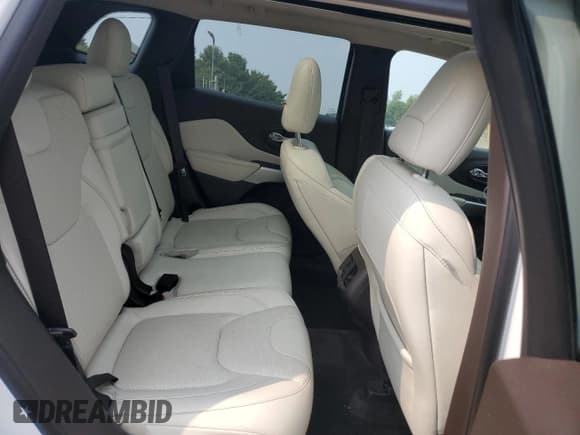 ✅ 2017 Jeep Cherokee Overland • VIN: 1C4PJMJS2HW538565 • Lot: 67237355. Listed on Copart with 66,060 mi. Free auction sales archive from the USA and detailed vehicle history report at DreamBid. Image 10.