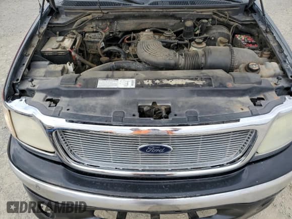 ✅ 2000 Ford F-150 XL • VIN: 2FTRX07L1YCB10191 • Lot: 86184045. Wystawiony na Copart z przebiegiem Nie podano. Bezpłatny archiwum sprzedaży aukcyjnych z USA i szczegółowy raport historii pojazdu na DreamBid. Zdjęcie 11.