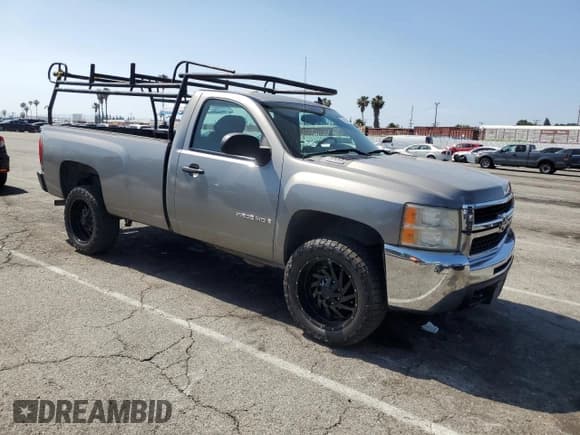 ✅ 2007 Chevrolet Silverado 2500HD Work Truck • VIN: 1GCHC24K57E602360 • Лот: 58250395. Опубликован ранее на Copart с пробегом 163 773 миль. Бесплатный доступ к архиву аукционных продаж из США и подробный отчёт об истории автомобиля на DreamBid. Изображение 4.