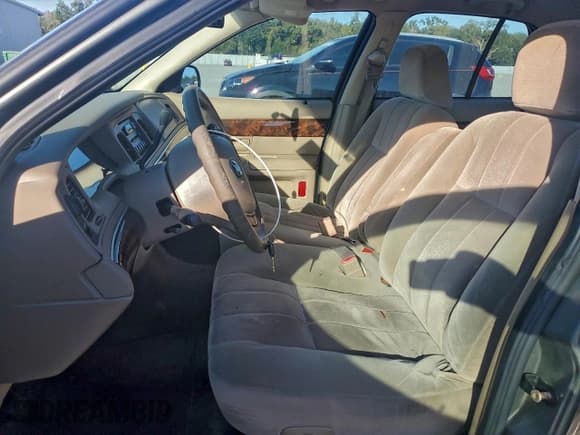 ✅ 2004 Mercury Grand Marquis GS • VIN: 2MEFM74W24X661234 • Лот: 93932285. Опубликован ранее на Copart с пробегом 92 952 миль. Бесплатный доступ к архиву аукционных продаж из США и подробный отчёт об истории автомобиля на DreamBid. Изображение 7.