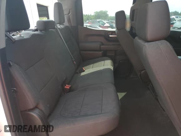 ✅ 2020 Chevrolet Silverado 1500 Custom • VIN: 1GCPWBEF6LZ260957 • Lot: 61503355. Wystawiony na Copart z przebiegiem 107 929 mil. Bezpłatny archiwum sprzedaży aukcyjnych z USA i szczegółowy raport historii pojazdu na DreamBid. Zdjęcie 10.