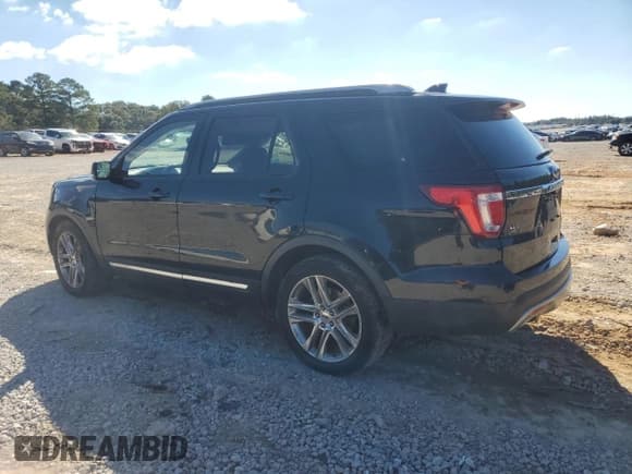 ✅ 2016 Ford Explorer XLT • VIN: 1FM5K7D80GGA93737 • Lot: 90496295. Wystawiony na Copart z przebiegiem 174 782 mil. Bezpłatny archiwum sprzedaży aukcyjnych z USA i szczegółowy raport historii pojazdu na DreamBid. Zdjęcie 2.
