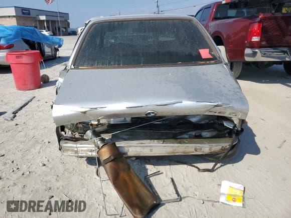 ✅ 1982 BMW 3 Series • VIN: WBAAG3307C8378560 • Lot: 83790224. Listed on Copart with 83,004 mi. Free auction sales archive from the USA and detailed vehicle history report at DreamBid. Image 6.