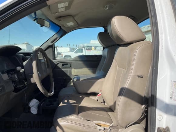 ✅ 2009 Ford F-150 XL • VIN: 1FTRF12849KB67641 • Лот: 77224334. Опубликован ранее на Copart с пробегом 314 994 миль. Бесплатный доступ к архиву аукционных продаж из США и подробный отчёт об истории автомобиля на DreamBid. Изображение 6.