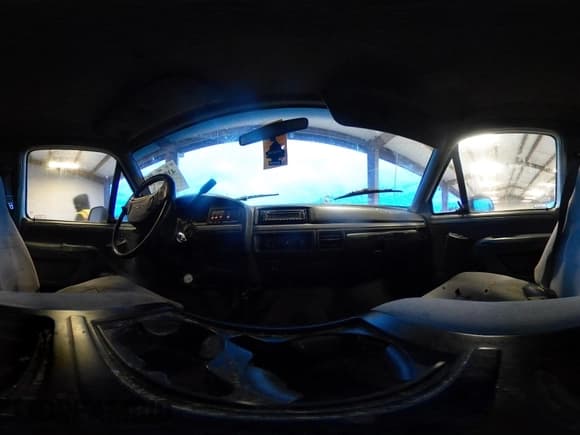 ✅ 1993 Ford F-350 • VIN: 2FTJW36G8PCA05829 • Lot: 43806375. Wystawiony na IAAI z przebiegiem Nie podano. Bezpłatny archiwum sprzedaży aukcyjnych z USA i szczegółowy raport historii pojazdu na DreamBid. Zdjęcie 19.