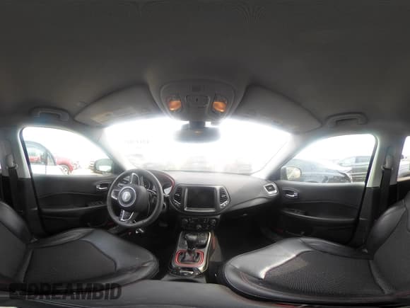 ✅ 2021 Jeep Compass Trailhawk • VIN: 3C4NJDDB4MT598043 • Lot: 43117843. Wystawiony na IAAI z przebiegiem 77 447 mil. Bezpłatny archiwum sprzedaży aukcyjnych z USA i szczegółowy raport historii pojazdu na DreamBid. Zdjęcie 18.