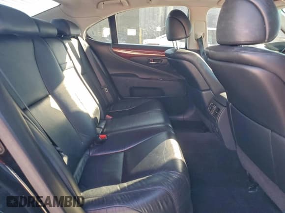 ✅ 2010 Lexus LS 460 • VIN: JTHBL5EF2A5094850 • Lot: 94471175. Listed on Copart with 132,696 mi. Free auction sales archive from the USA and detailed vehicle history report at DreamBid. Image 10.