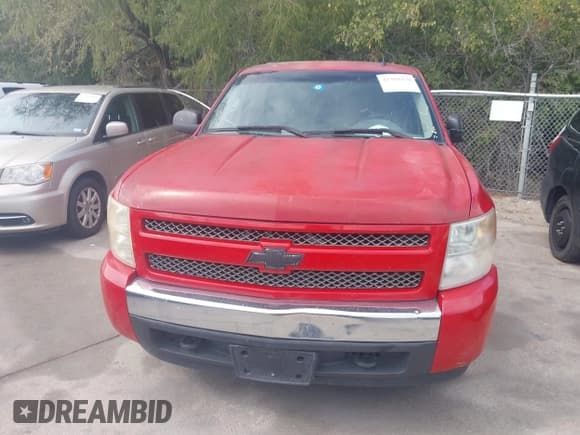 ✅ 2008 Chevrolet Silverado 1500 1LT • VIN: 2GCEC13J681148757 • Lot: 43469479. Wystawiony na IAAI z przebiegiem 236 553 mil. Bezpłatny archiwum sprzedaży aukcyjnych z USA i szczegółowy raport historii pojazdu na DreamBid. Zdjęcie 12.