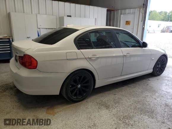 ✅ 2011 BMW 3 Series 328i xDrive • VIN: WBAPK5G50BNN78979 • Lot: 69434195. Wystawiony na Copart z przebiegiem 100 517 mil. Bezpłatny archiwum sprzedaży aukcyjnych z USA i szczegółowy raport historii pojazdu na DreamBid. Zdjęcie 3.
