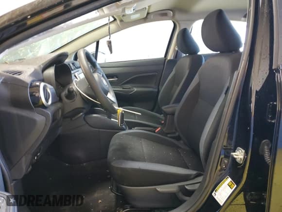 ✅ 2023 Nissan Versa SV • VIN: 3N1CN8EV9PL838142 • Лот: 90654395. Опубликован ранее на Copart с пробегом 61 956 миль. Бесплатный доступ к архиву аукционных продаж из США и подробный отчёт об истории автомобиля на DreamBid. Изображение 7.