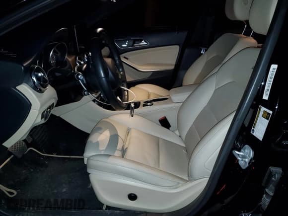 ✅ 2018 Mercedes-Benz GLA 250 • VIN: WDCTG4GB5JJ410421 • Лот: 92405275. Опубликован ранее на Copart с пробегом 65 426 миль. Бесплатный доступ к архиву аукционных продаж из США и подробный отчёт об истории автомобиля на DreamBid. Изображение 7.