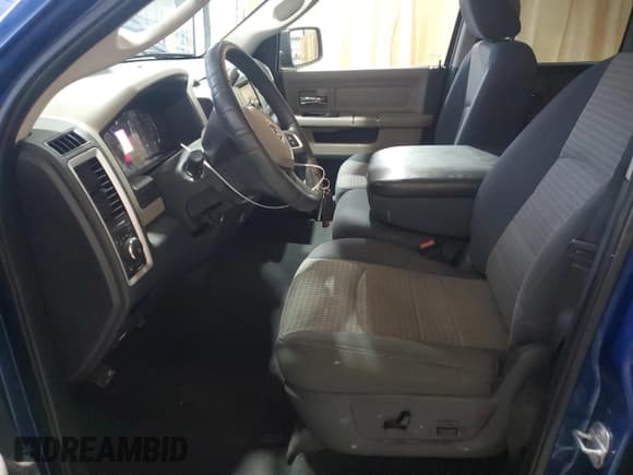 ✅ 2009 Dodge 1500 SLT • VIN: 1D3HB18T79S727243 • Lot: 84895954. Wystawiony na Copart z przebiegiem 144 985 mil. Bezpłatny archiwum sprzedaży aukcyjnych z USA i szczegółowy raport historii pojazdu na DreamBid. Zdjęcie 7.