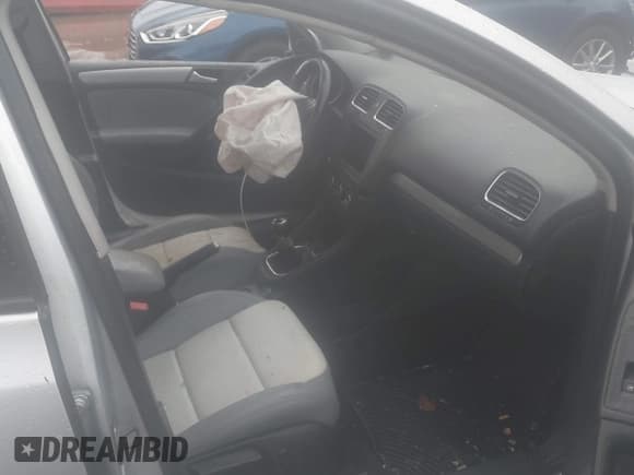 ✅ 2012 Volkswagen Golf TDI • VIN: WVWNM7AJ7CW337776 • Lot: 41070892. Listed on IAAI with Not provided. Free auction sales archive from the USA and detailed vehicle history report at DreamBid. Image 5.