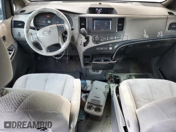 ✅ 2013 Toyota Sienna LE • VIN: 5TDKK3DC8DS356949 • Lot: 81519925. Listed on Copart with 175,774 mi. Free auction sales archive from the USA and detailed vehicle history report at DreamBid. Image 8.