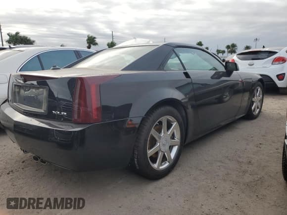 ✅ 2005 Cadillac XLR • VIN: 1G6YV34A955600425 • Лот: 76188034. Опубликован ранее на Copart с пробегом Не указан. Бесплатный доступ к архиву аукционных продаж из США и подробный отчёт об истории автомобиля на DreamBid. Изображение 3.