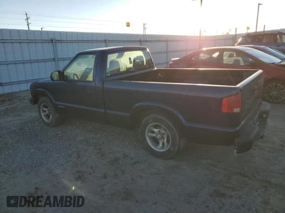 ✅ 2000 Chevrolet S-10 LS • VIN: 1GCCS14W2Y8248498 • Лот: 79344824. Опубликован ранее на Copart с пробегом 95 800 миль. Бесплатный доступ к архиву аукционных продаж из США и подробный отчёт об истории автомобиля на DreamBid. Изображение 2.