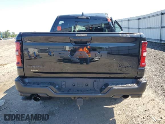 2025 Ram 1500 Rebel z VIN 1C6SRFLP9SN700848, wystawiony jako Copart lot #61832115 z przebiegiem Nie podano mil oraz Szkoda całkowita • Salvage title. Historia ofert i sprzedaży dostępna na DreamBid. Obrazek 6.