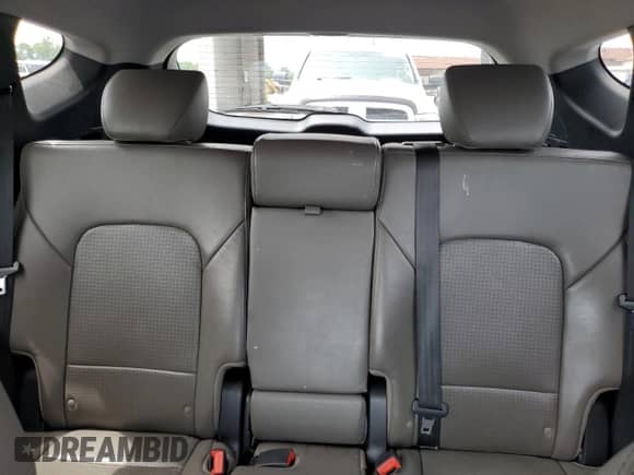 ✅ 2016 Hyundai Santa Fe Limited • VIN: 5XYZUDLA5GG307868 • Lot: 60628074. Wystawiony na Copart z przebiegiem 185 871 mil mil. Skorzystaj z bezpłatnego archiwum sprzedaży aukcyjnych z USA i zobacz szczegółowy raport historii pojazdu na DreamBid. Zdjęcie 10.