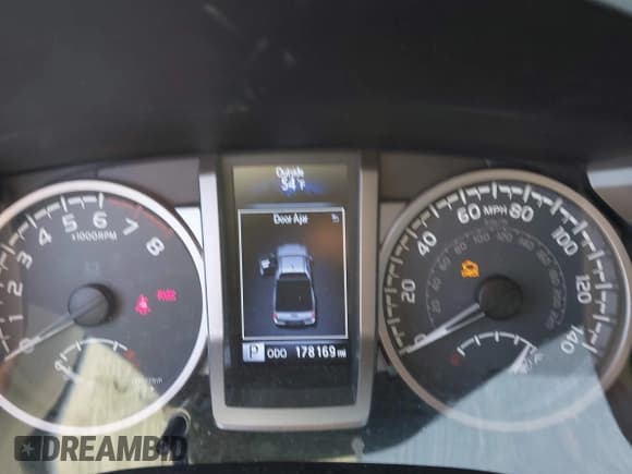 ✅ 2017 Toyota Tacoma SR5 • VIN: 5TFSZ5AN0HX074852 • Lot: 41768038. Listed on IAAI with 178,169 mi. Free auction sales archive from the USA and detailed vehicle history report at DreamBid. Image 6.