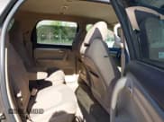 ✅ 2010 Saturn Outlook • VIN: 5GZLRUED3AJ200225 • Lot: 42038210. Wystawiony na IAAI z przebiegiem 174 469 mil. Bezpłatny archiwum sprzedaży aukcyjnych z USA i szczegółowy raport historii pojazdu na DreamBid. Zdjęcie 8.