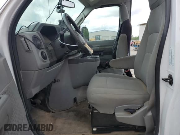 ✅ 2019 Ford E-Series Commercial • VIN: 1FDWE3F65KDC08679 • Lot: 54649965. Listed on Copart with 61,982 mi. Free auction sales archive from the USA and detailed vehicle history report at DreamBid. Image 7.