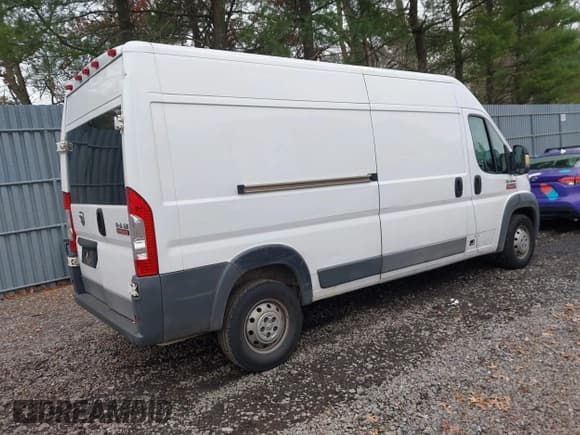 ✅ 2017 Ram ProMaster Cargo • VIN: 3C6TRVDG5HE546892 • Lot: 43777033. Wystawiony na IAAI z przebiegiem 393 550 mil. Bezpłatny archiwum sprzedaży aukcyjnych z USA i szczegółowy raport historii pojazdu na DreamBid. Zdjęcie 4.