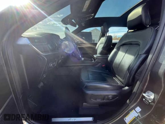 ✅ 2023 Jeep Grand Cherokee Overland • VIN: 1C4RJYD65P8849277 • Lot: 90741555. Listed on Copart with 32,707 mi. Free auction sales archive from the USA and detailed vehicle history report at DreamBid. Image 8.