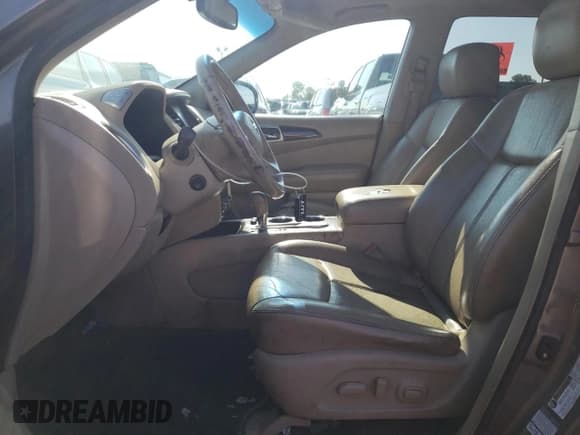 ✅ 2014 Nissan Pathfinder Platinum • VIN: 5N1AR2MN9EC730146 • Lot: 61604755. Listed on Copart with 119,023 mi. Free auction sales archive from the USA and detailed vehicle history report at DreamBid. Image 7.