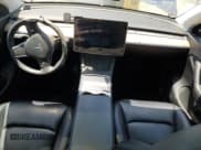 ✅ 2021 Tesla Model Y Long Range • VIN: 5YJYGAEE3MF196385 • Lot: 56984645. Wystawiony na Copart z przebiegiem 39 654 mil. Bezpłatny archiwum sprzedaży aukcyjnych z USA i szczegółowy raport historii pojazdu na DreamBid. Zdjęcie 8.